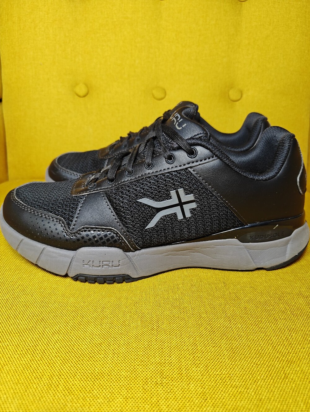 Kuru Quantum Women's Size 10.5 Black Grey Athletic Sneakers Walking Shoes
